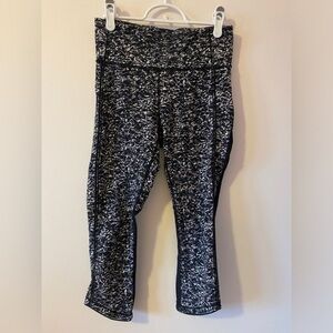 Lululemon Deep Breath Crop Size 6